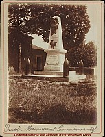 Thumbnail of Omet-monument_115.jpg